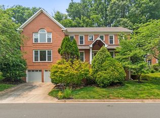 6905 Rannoch Rd, Bethesda, MD 20817