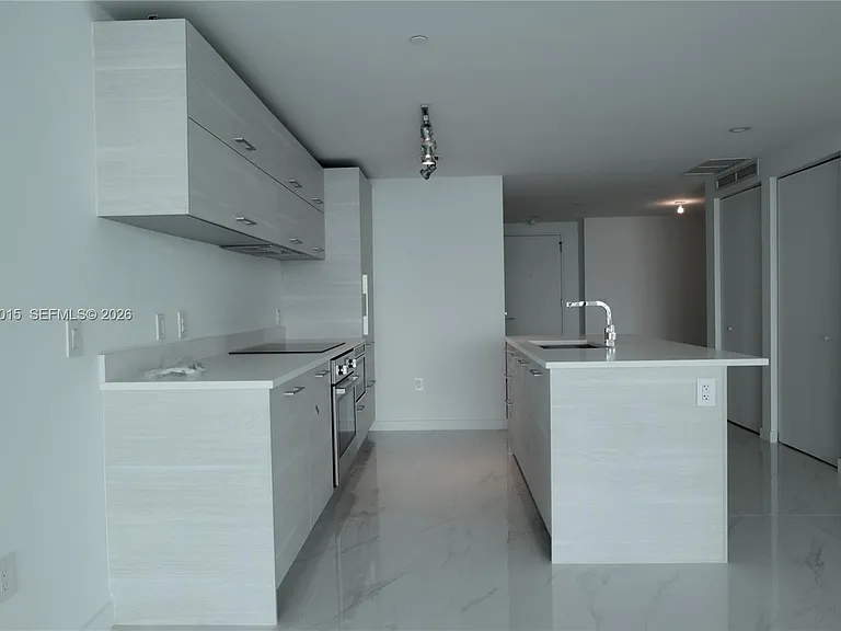 650 NE 32nd #1906 — Photo 15