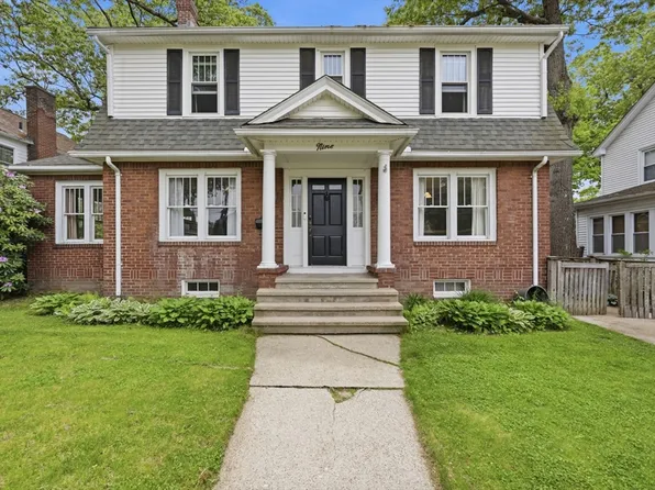9 Texel Dr, Springfield, MA 01108