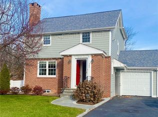 560 Old Town Rd, Trumbull, CT 06611