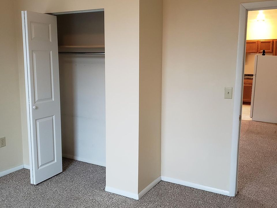 2nd image of 275 W Bishop St APT 4