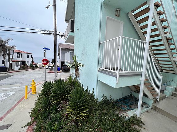 3rd image of 3900 Ocean Dr APT A