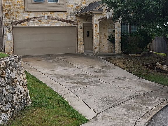Short cul-de-sac, private street with nice neighbors!