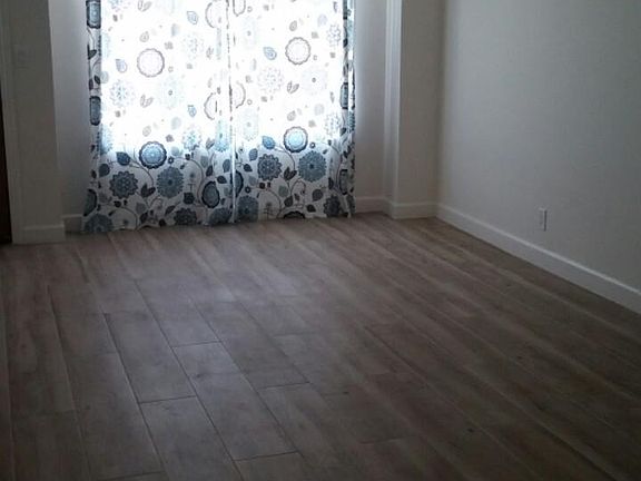 4th image of 897 Camino Del Sur