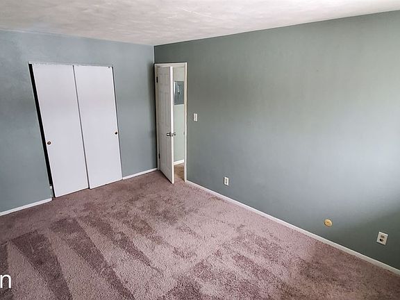 2nd image of 3348 Heatherton Dr APT 4