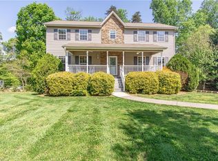 5825 Emmaus Rd, Kernersville, NC 27284
