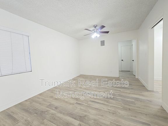 3rd image of 417 N Los Robles Ave APT 1