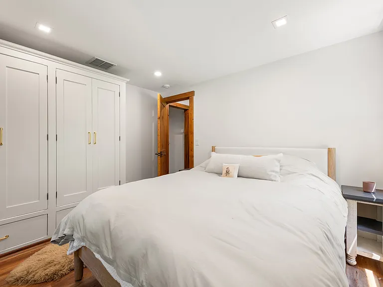 286 Lyons Plain Rd — Photo 16