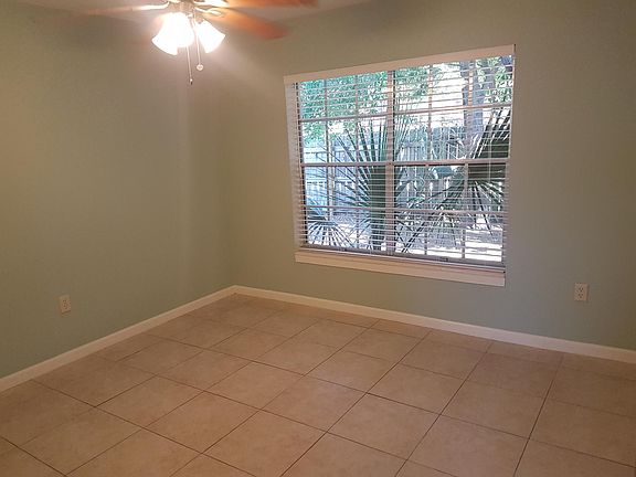 5th image of 104 Alder Ave SE #1