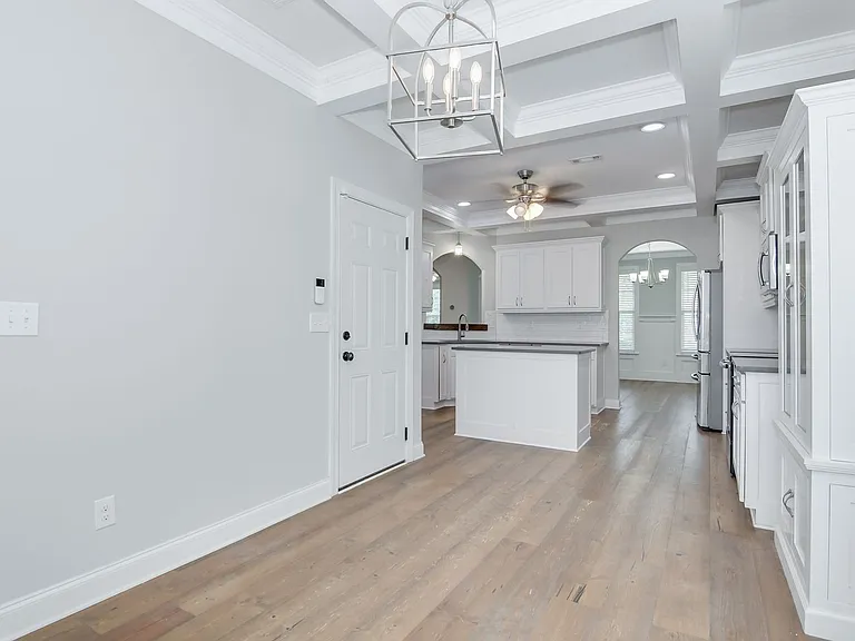344 Colonnades Dr — Photo 22