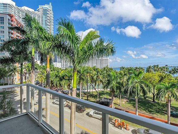 3rd image of 1900 N Bayshore Dr APT 604