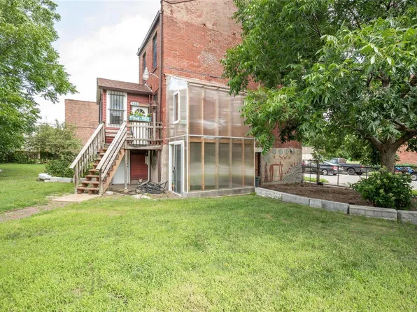 2305 Blair Ave, Saint Louis, MO 63106