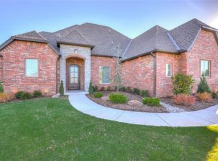 916 W Firethorn Way, Mustang, OK 73064