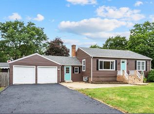 1N038 Woods Ave, Wheaton, IL 60187