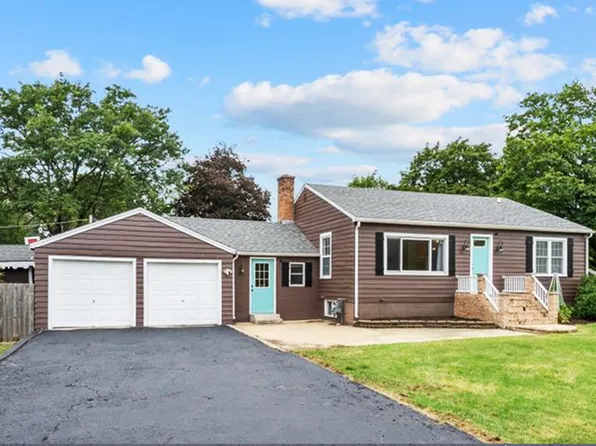 1N038 Woods Ave, Wheaton, IL 60187
