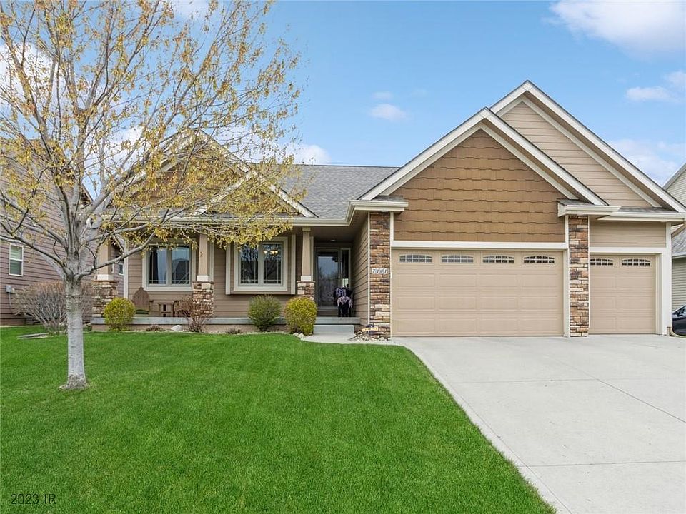 7101 Cody Dr, West Des Moines, IA 50266 | Zillow