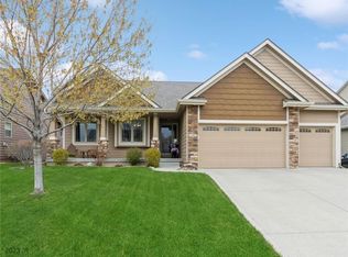 7101 Cody Dr, West Des Moines, IA 50266