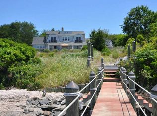 1141 N Main Rd, Jamestown, RI 02835