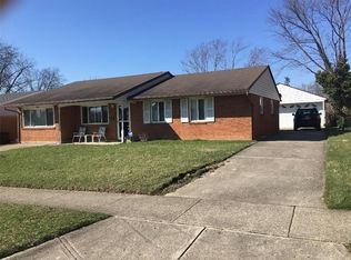 2819 Pinegrove Dr, Dayton, OH 45449