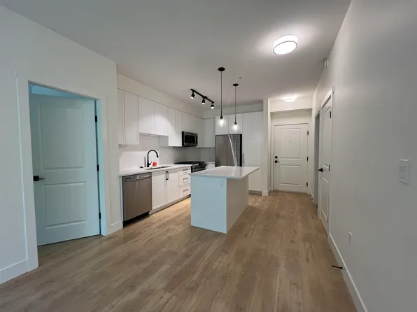 7506 199a St #208, Langley, BC V2Y 3G1