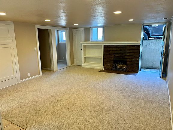3rd image of 1126 E Herbert Ave