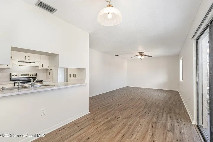 228 San Paulo Cir - S228 — Photo 2