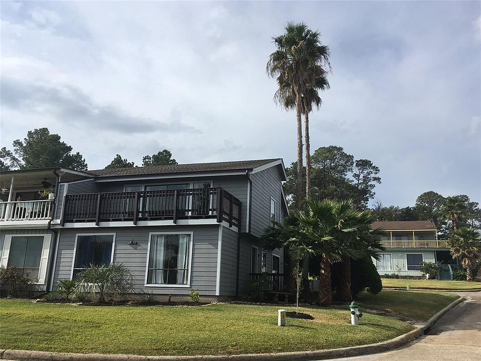 1st image of 10 Lakeview Vlg