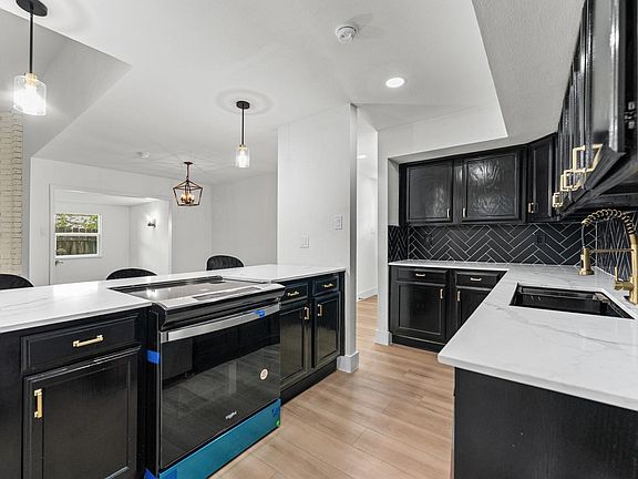 5th image of 6934 Pickett Dr