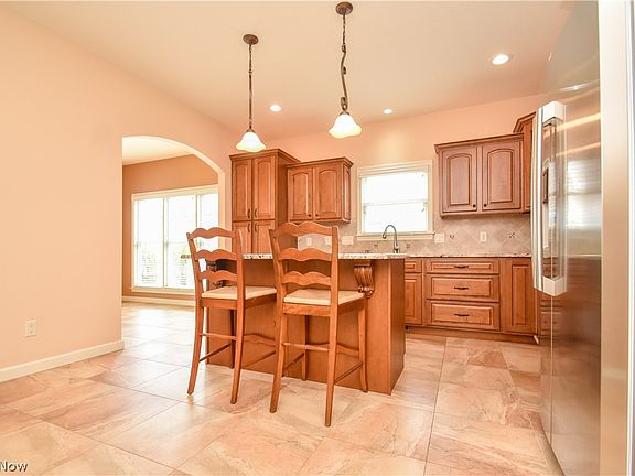 3rd image of 132 Saybrook Blvd