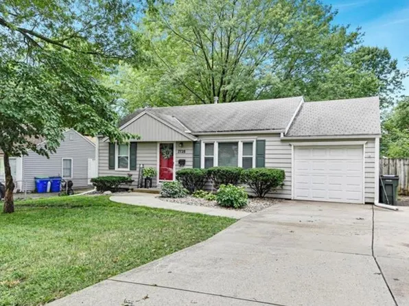 7728 Robinson St, Overland Park, KS 66204