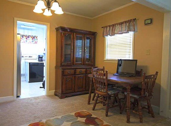 4th image of 1305 Willow Ave