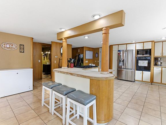 3rd image of 110 Collier Ln