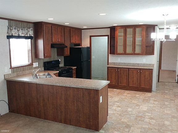 4th image of 47 Saint Pauls Dr