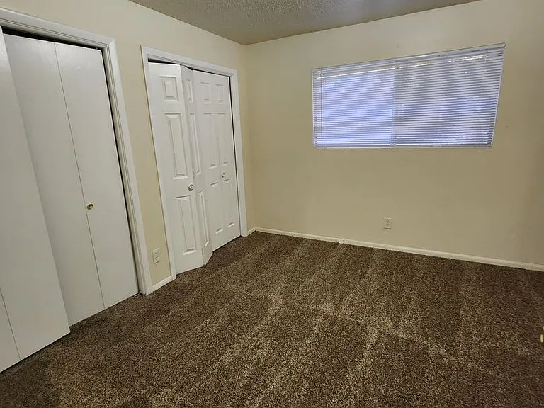 536 Madeira Dr SE — Photo 38