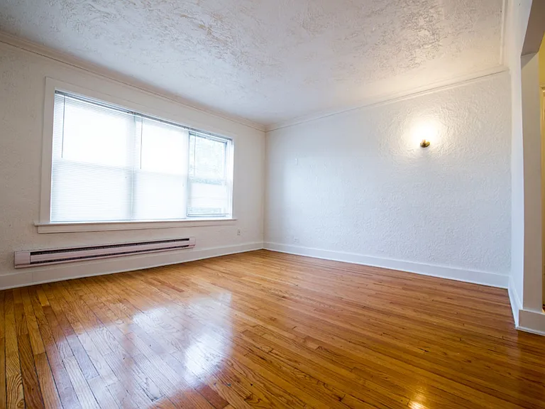 7903 S Luella Ave — Photo 24