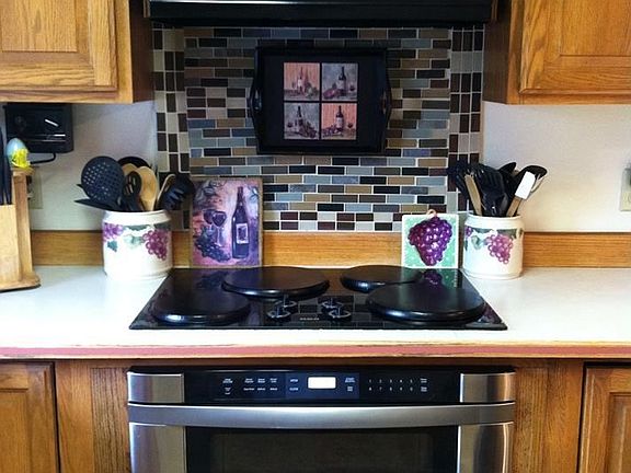 backsplash with microwave