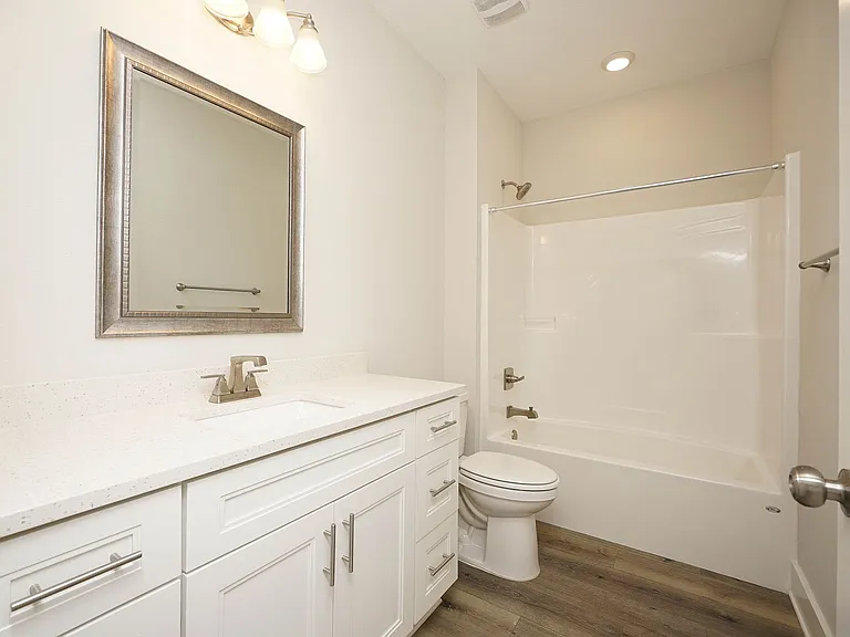 1568 Pine St — Photo 27