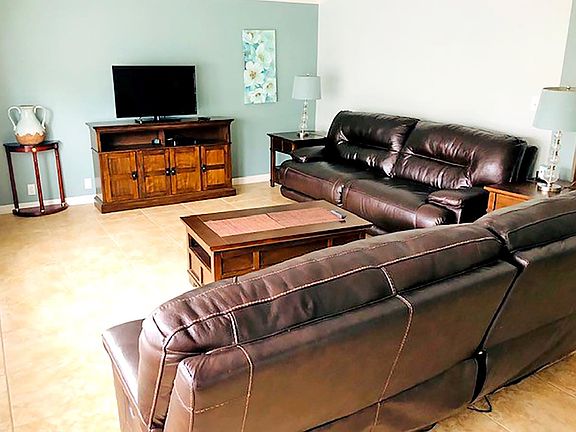 3rd image of 560 Catalina Dr #560