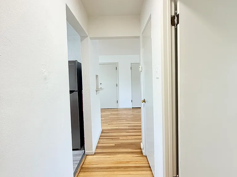 7180 Jamieson Ave #2W — Photo 9