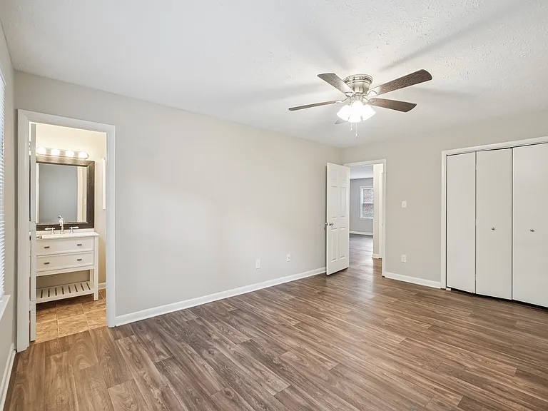Morganton Arms Apartments — Photo 30
