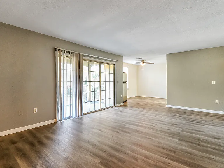 4017 Versailles Dr #4017F — Photo 9