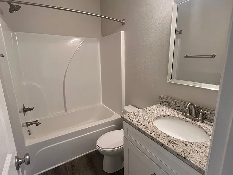 323 Summercreek Cv — Photo 19
