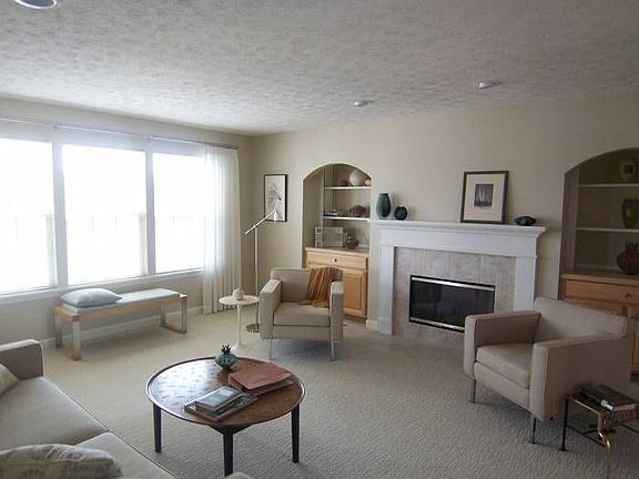 2nd image of 2050 Darrow Lake Dr