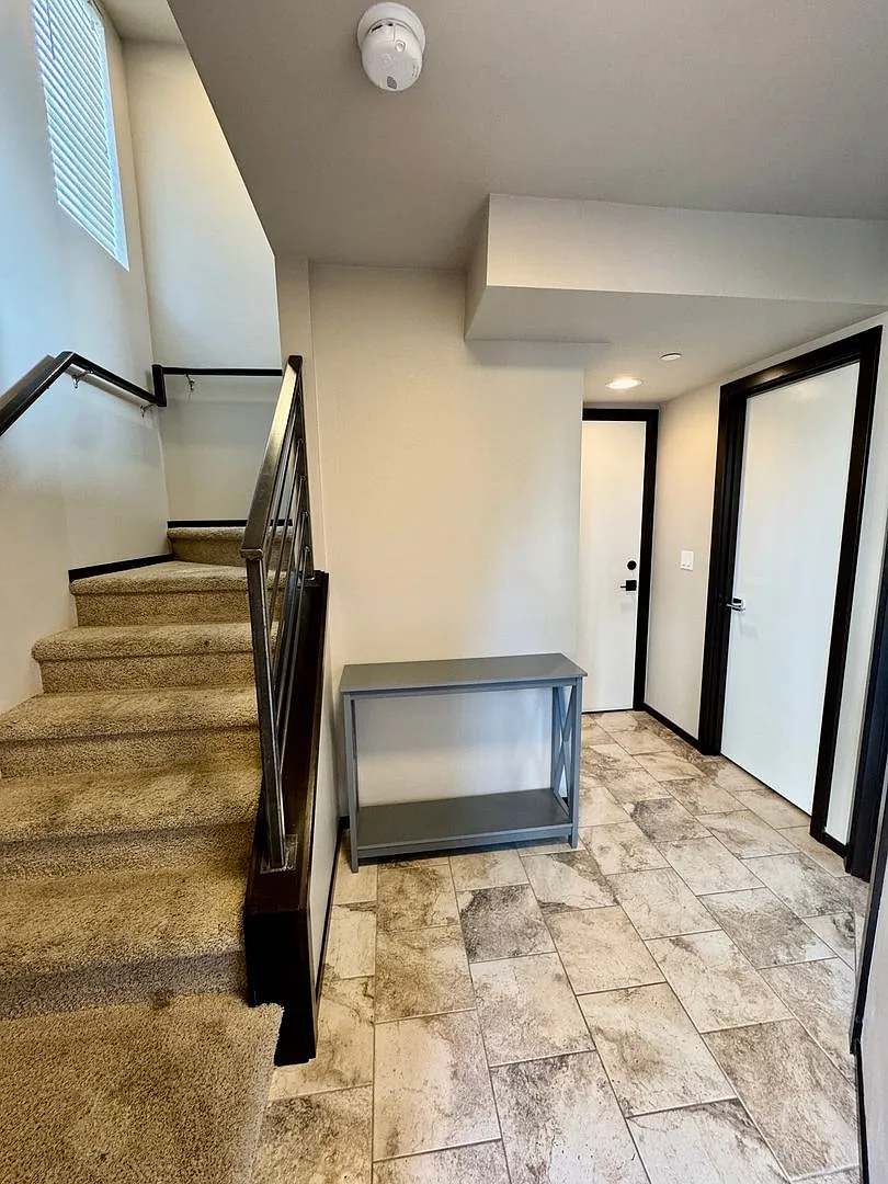 Everett Townhouse — Photo 3
