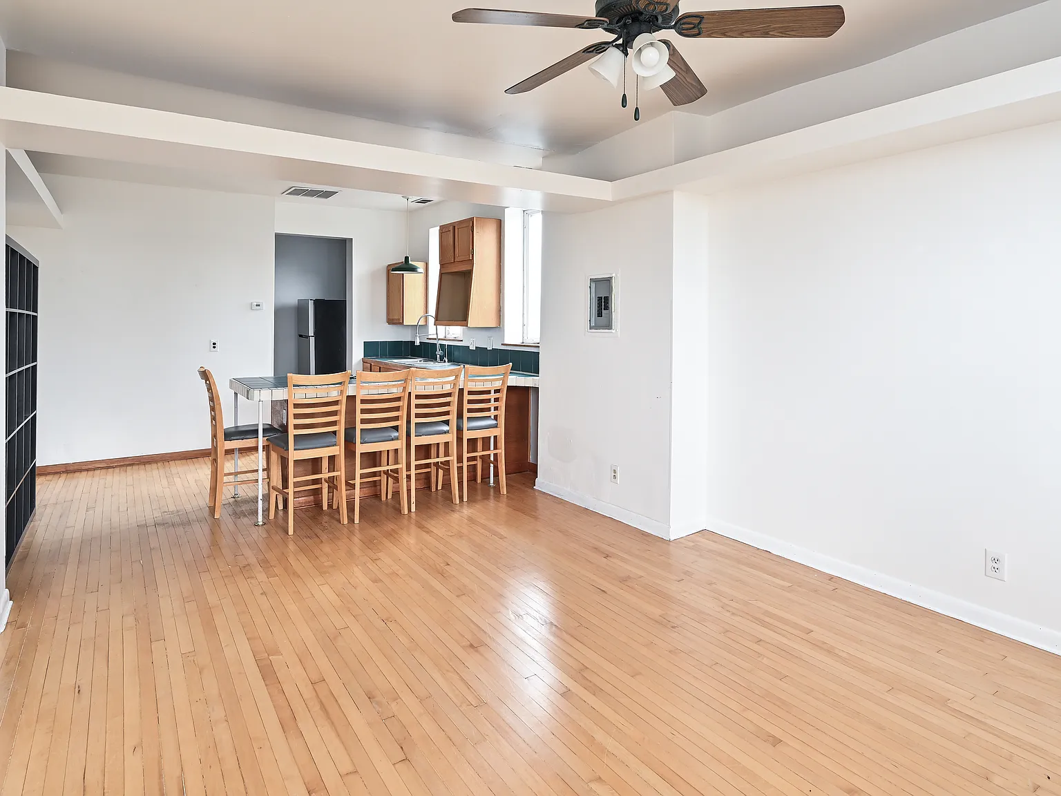 2 bed, 1.5 bath, $1,850 — Photo 2