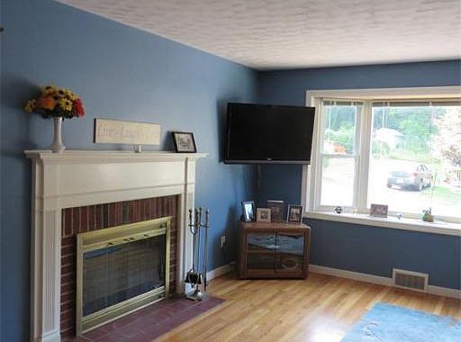 4th image of 8 Woodway Dr