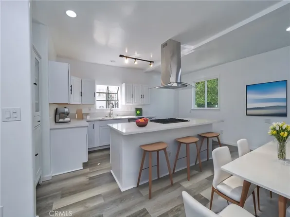 3927 Y St, Sacramento, CA 95817