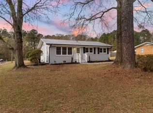 2806 Kendale Dr, Sanford, NC 27332