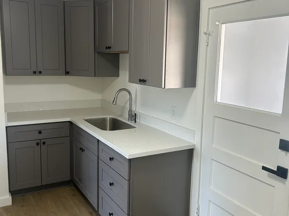 2110 Jackson Ave #2, Escalon, CA 95320