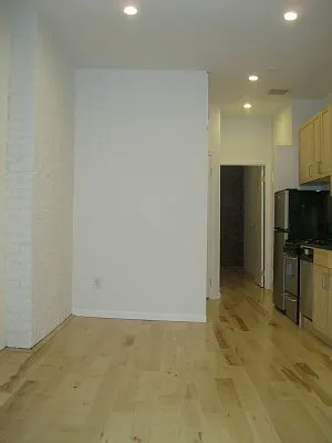 Rented by Tower Brokerage | media 16